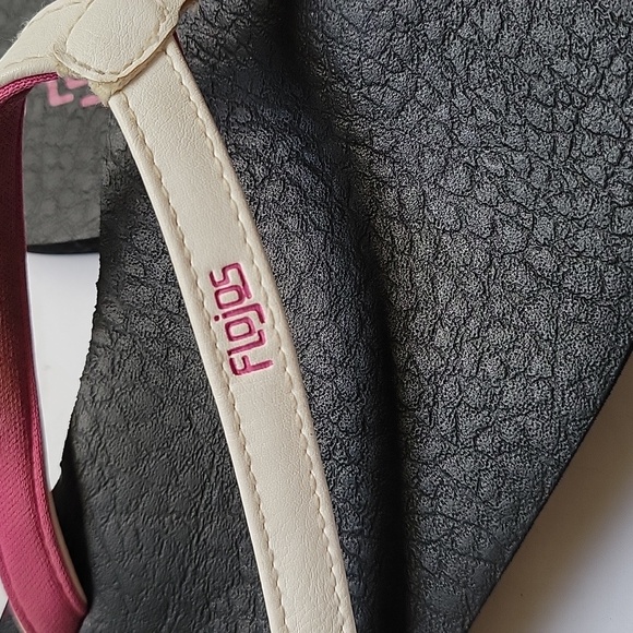 FLOJOS Sandals. White Straps. Size 8 for Women. - Picture 3 of 9